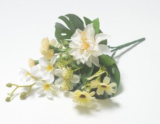 Ветка в букете георгин+гвоздика (1010237)