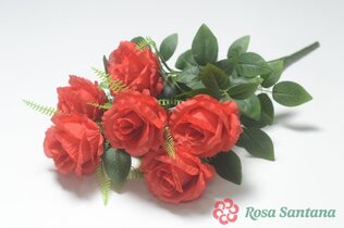 Ветка в букете бутон роз 7 голов (1010237)
