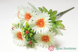 Букет георгинов с ягодой 9 веток (40)