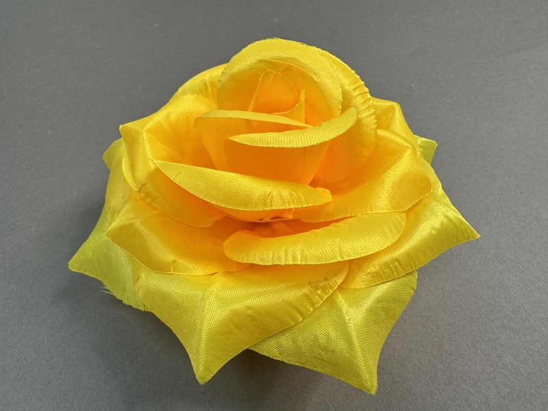Роза большая атлас 24
